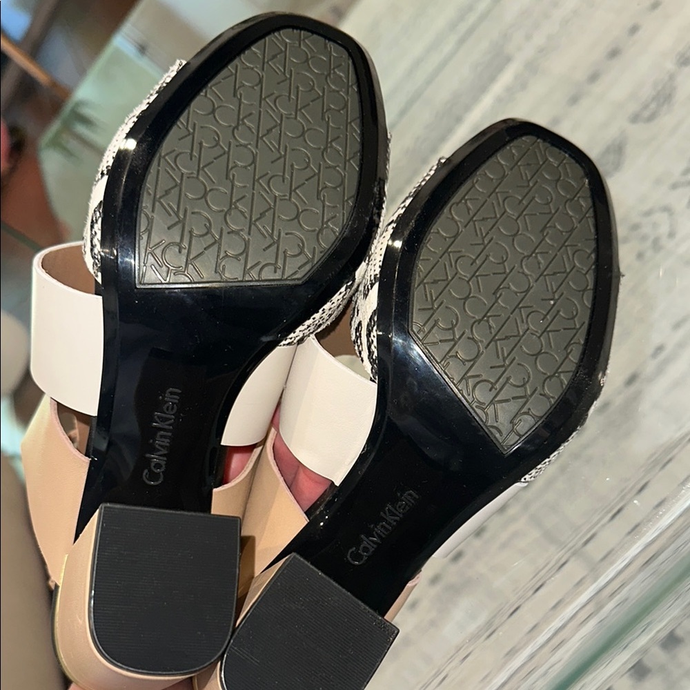 Calvin Klein‎ Women's Block Heel Sandals 8 - Picture 6 of 6